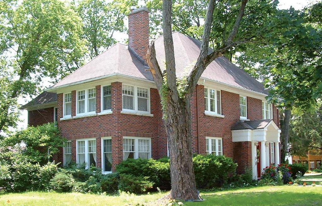 The Inn On Bay Gravenhurst Exterior photo